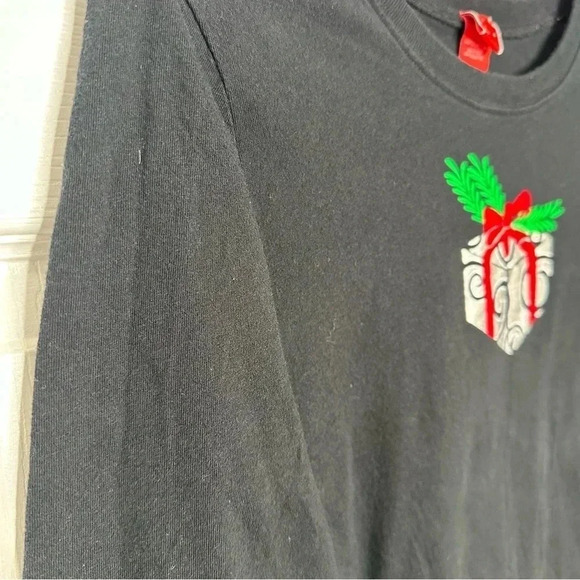 Target Shirt Long Sleeved  Christmas Present Black Size Extra Large - Picture 2 of 16